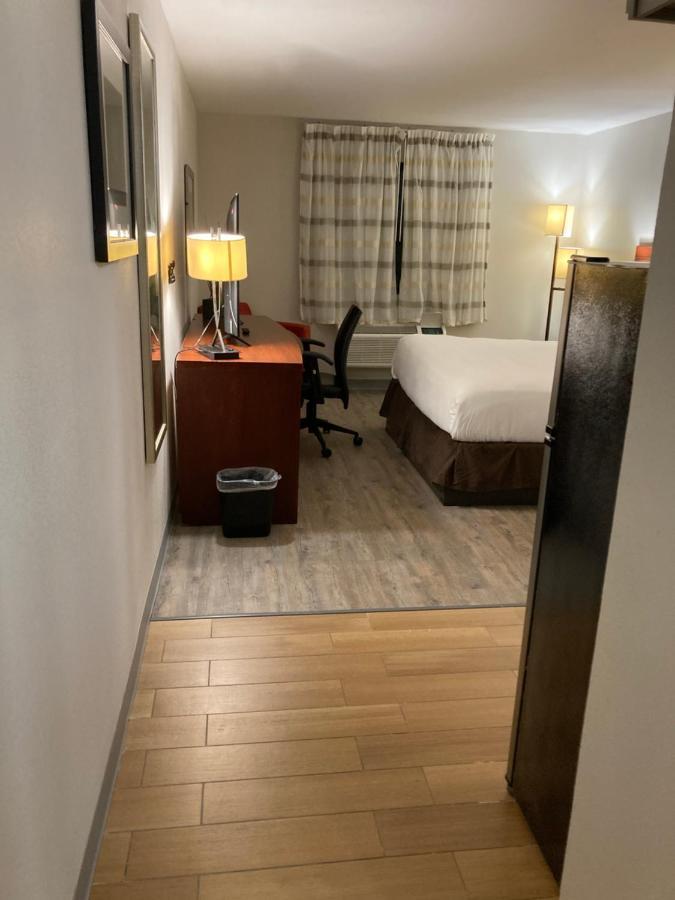The Hotel Orange Buitenkant foto